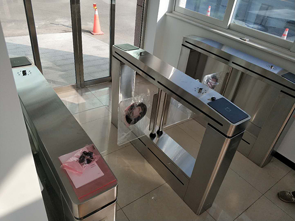 人臉識(shí)別閘機(jī)安裝過(guò)程中