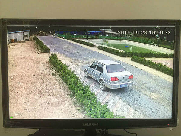 廠區(qū)主要道路安裝監(jiān)控的拍攝畫面