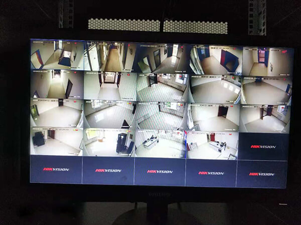 監(jiān)控系統(tǒng)的電腦顯示器