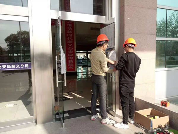 順義公安局玻璃門(mén)門(mén)禁系統(tǒng)